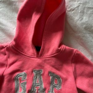 Gap Girls Pink Hoodie - Size S (6-7yrd old)